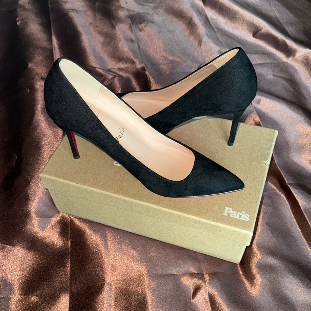 Elegant Black Classic Heels with Red Bottom Soles